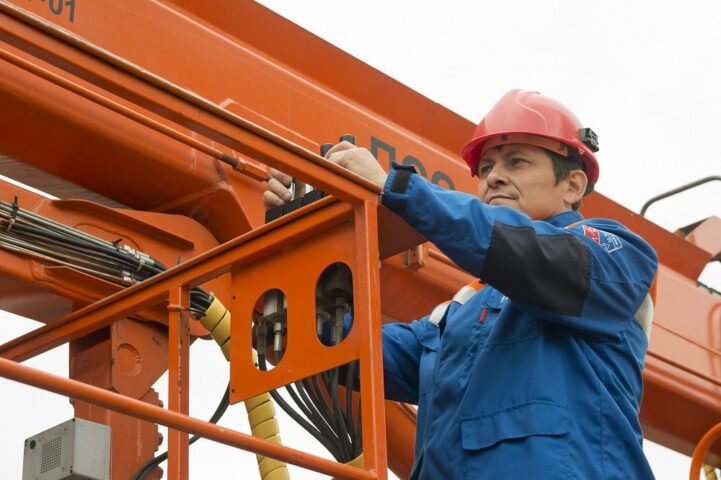 АО «Мособлэнерго» заменило 130 опор линий электропередачи в Подмосковье
