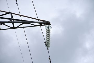 Югорские энергетики повысили надежность электроснабжения более 30 тысяч жителей