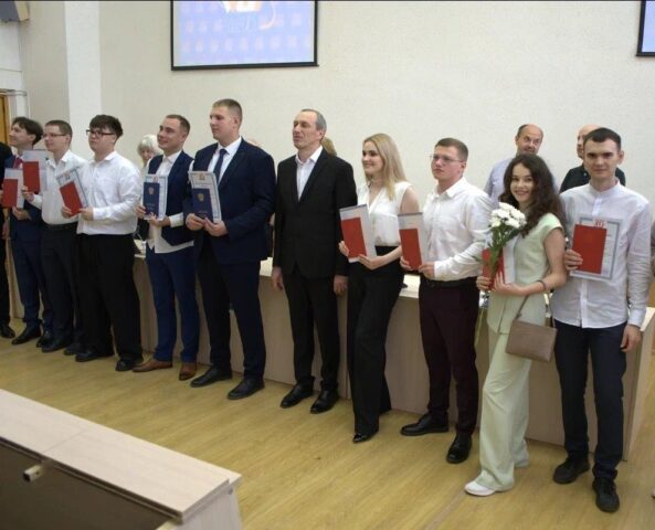 2Магистранты Смоленского филиала Московского энергетического института, прошедшие обучение по разработанным совместно с Системным оператором дисциплинам, полу