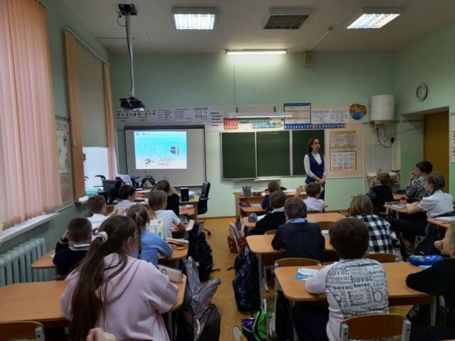 «Россети Центр и Приволжье» провели уроки электробезопасности в средней школе №6 г. Владимира