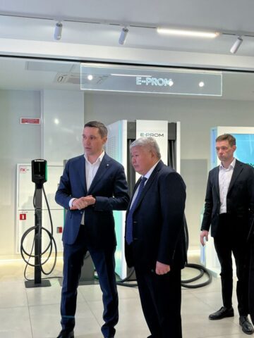 Технопарк «Искра-Волга» представил делегации Кыргызстана решения для электрозарядной инфраструктуры на базе ИИ