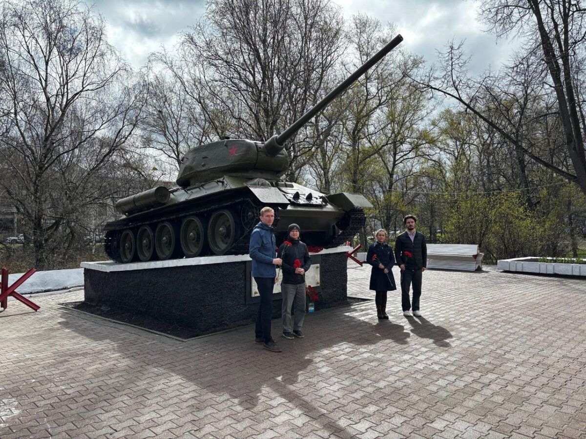 В Вологде почтили память героев прошлого и настоящего 3