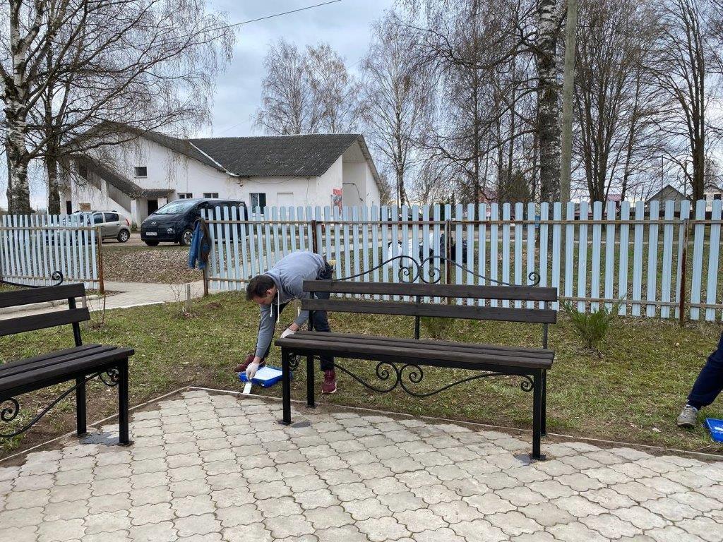 05.05.2025 Системный оператор принял участие в благоустройстве мемориала памяти погибшим воинам в Вологодской области (3)
