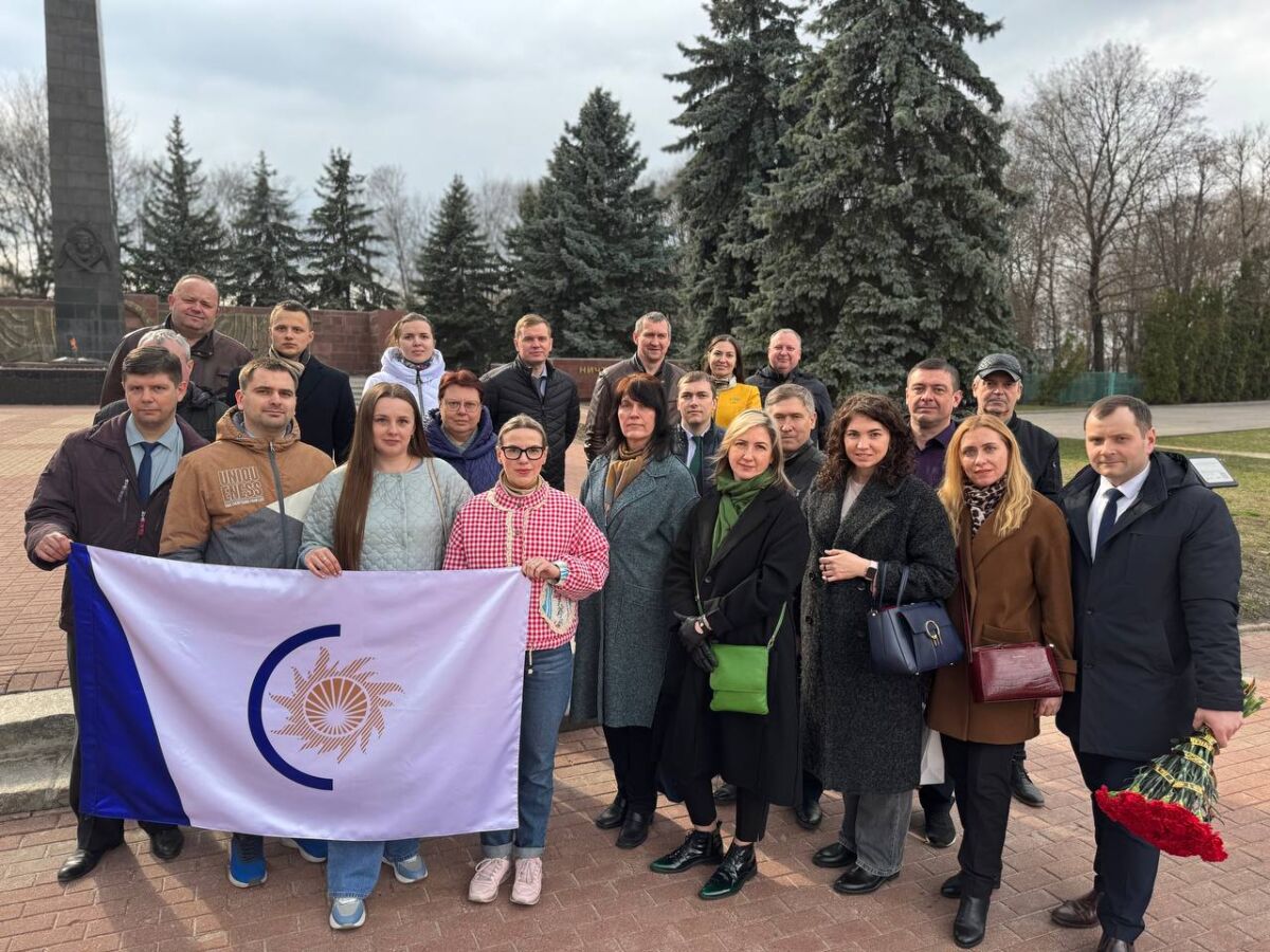 05.05.2025 Сотрудники Курского РДУ отдали дань памяти и уважения погибшим землякам 1