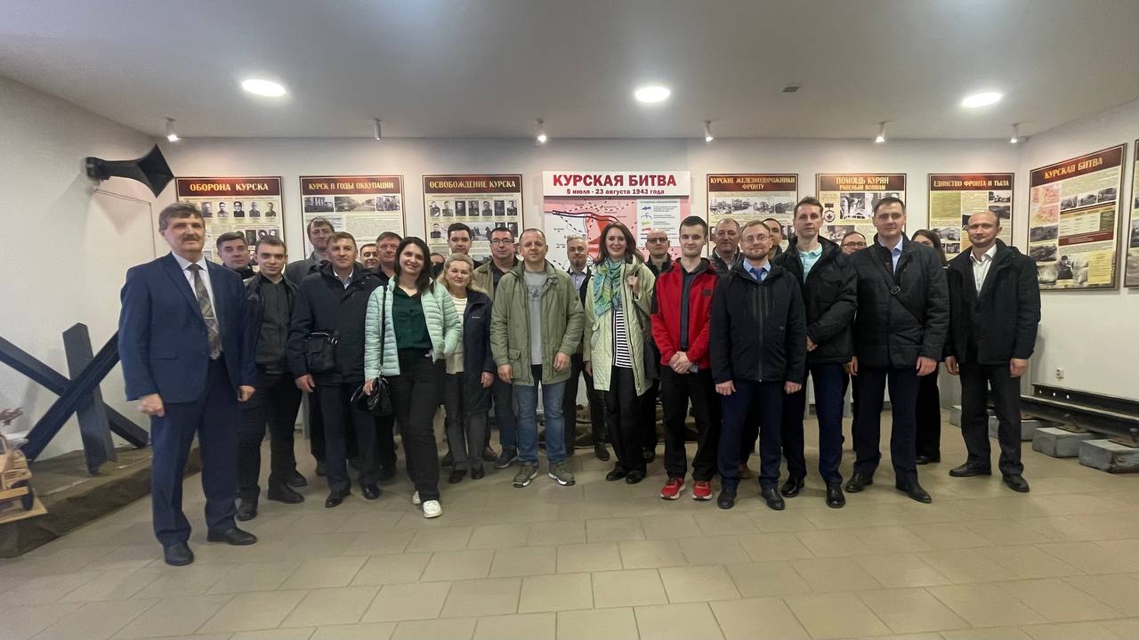 05.05.2025 Сотрудники Курского РДУ отдали дань памяти и уважения погибшим землякам 2