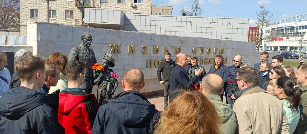 05.05.2025 Сотрудники Курского РДУ отдали дань памяти и уважения погибшим землякам 5
