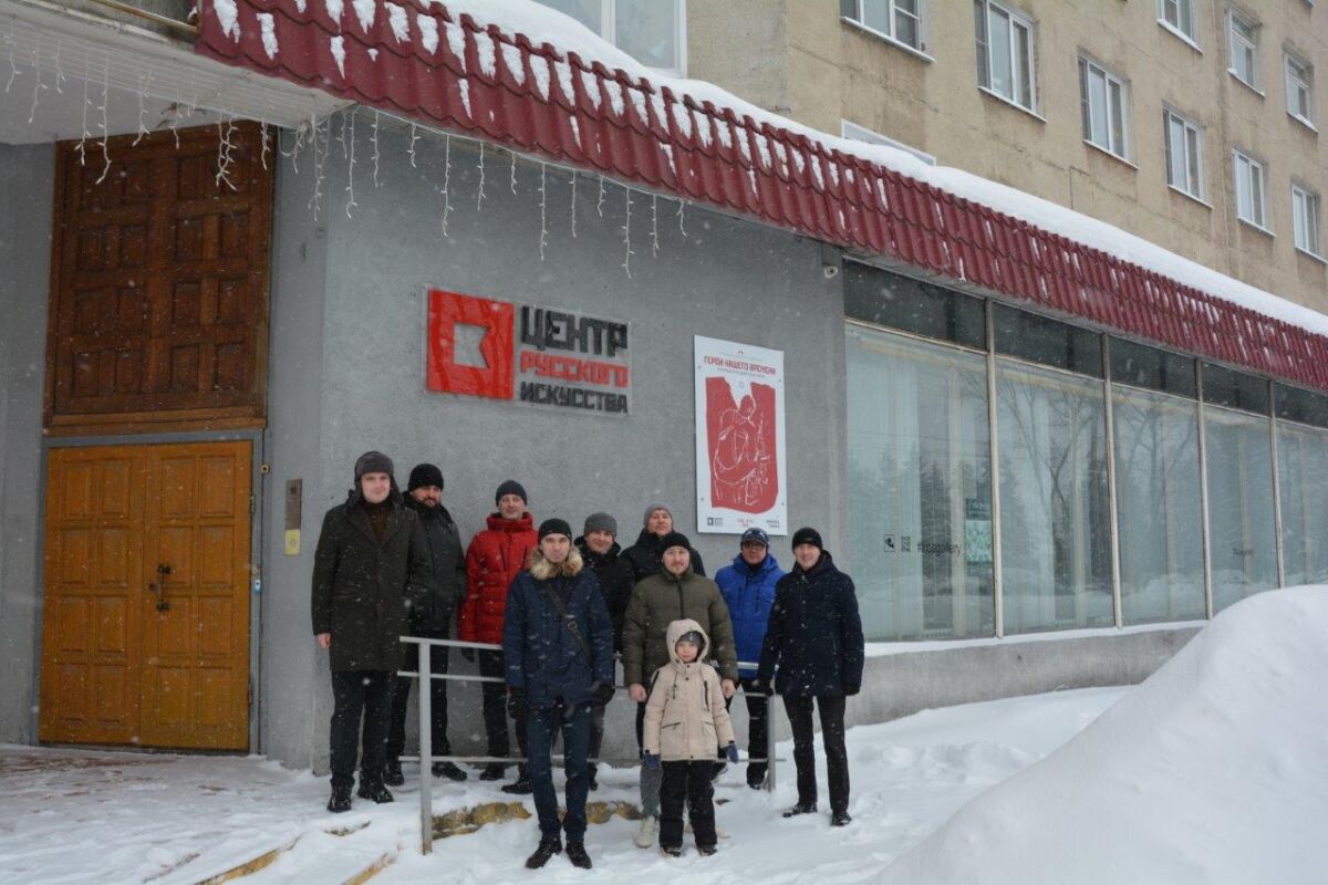 Связь поколений сотрудники Костромского РДУ отдали дань памяти героям ВОВ и СВО (3)