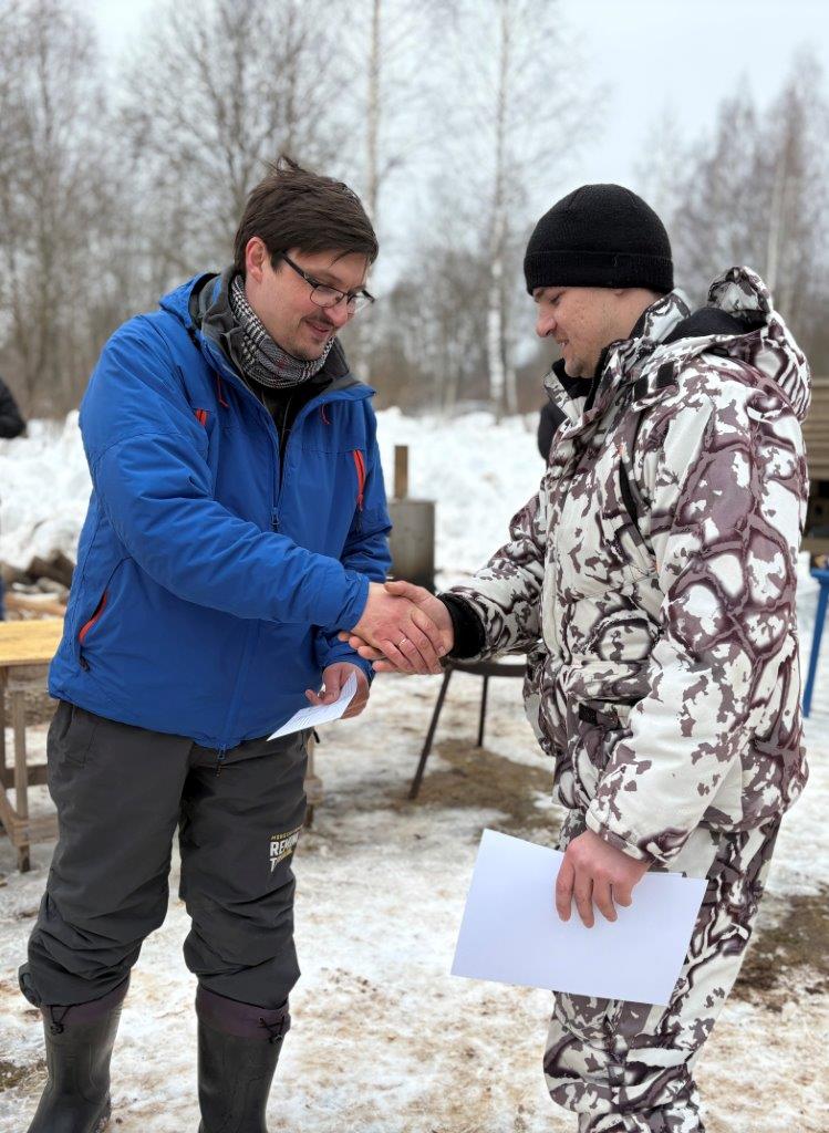 «Ни хвоста, ни чешуи!» – смоленские энергетики померились рыбацким счастьем (3)