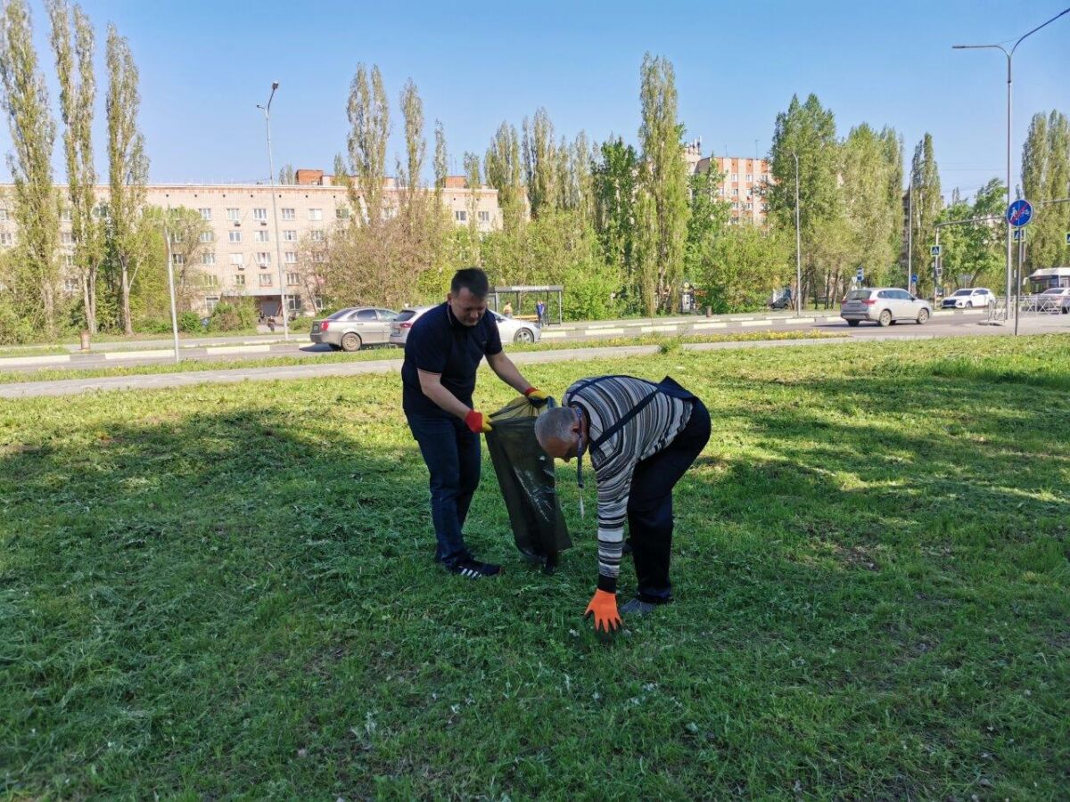 В Липецком РДУ прошел субботник (2)