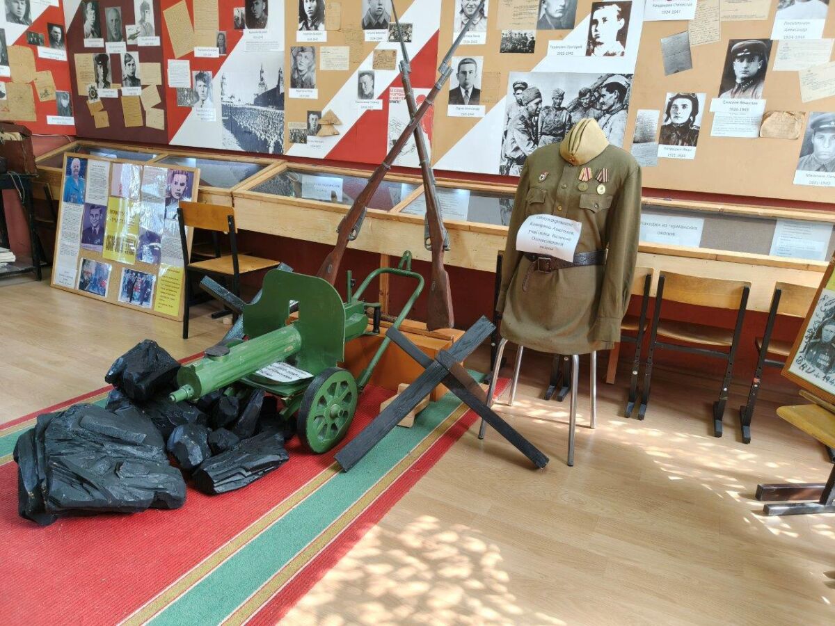 «Юность — Родине» Тульское РДУ продолжает поддерживать школьный мемориал 7